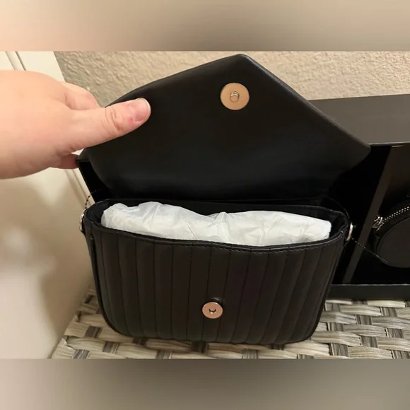 Nine West Sleigh Mini Quilted Crossbody Bag Set – Black – NWT - Picture 2 of 13